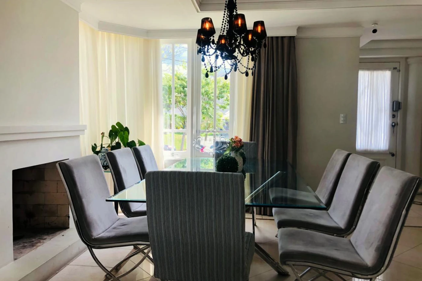10910 